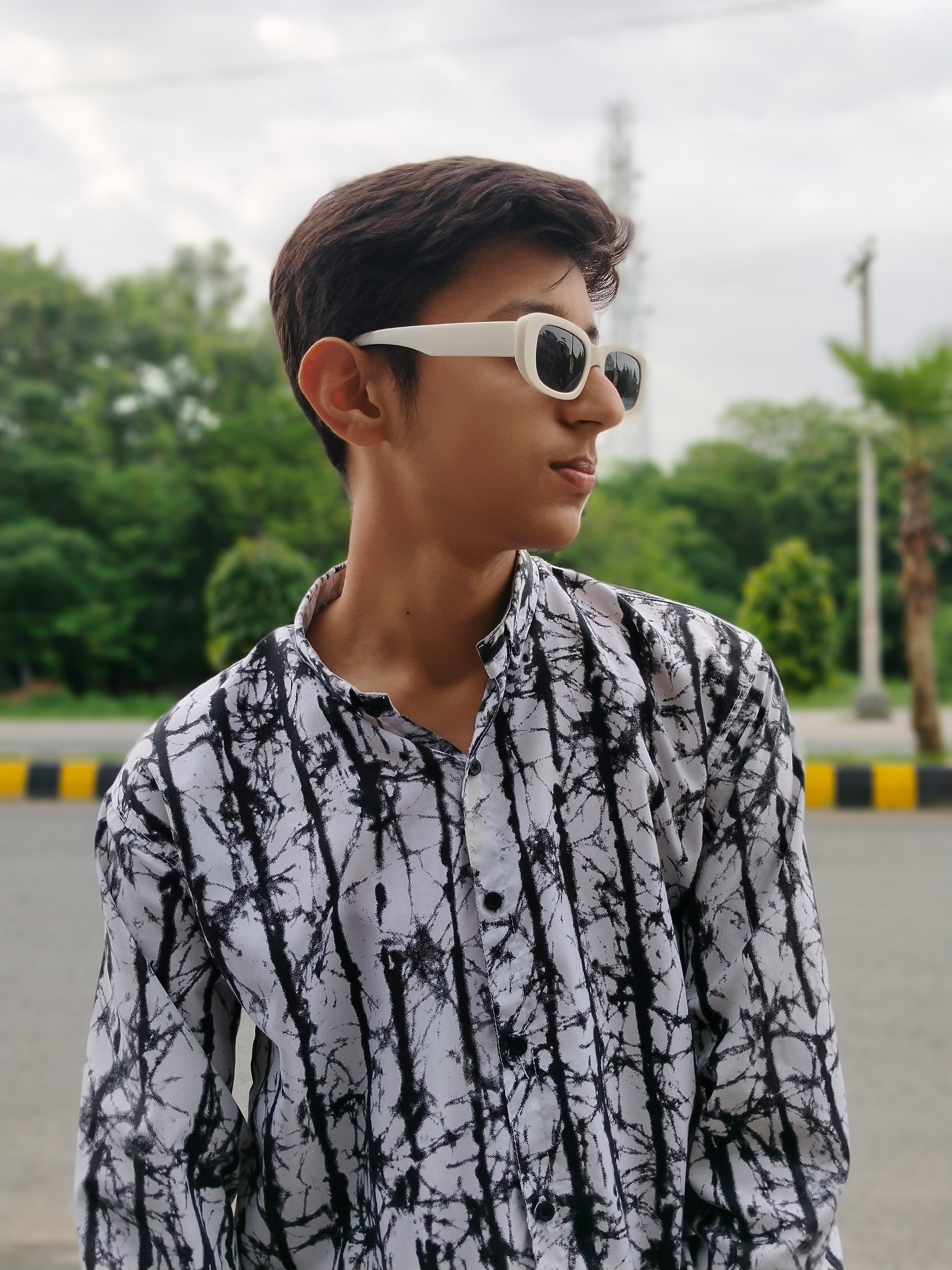 午夜桃色夜色主题视觉图